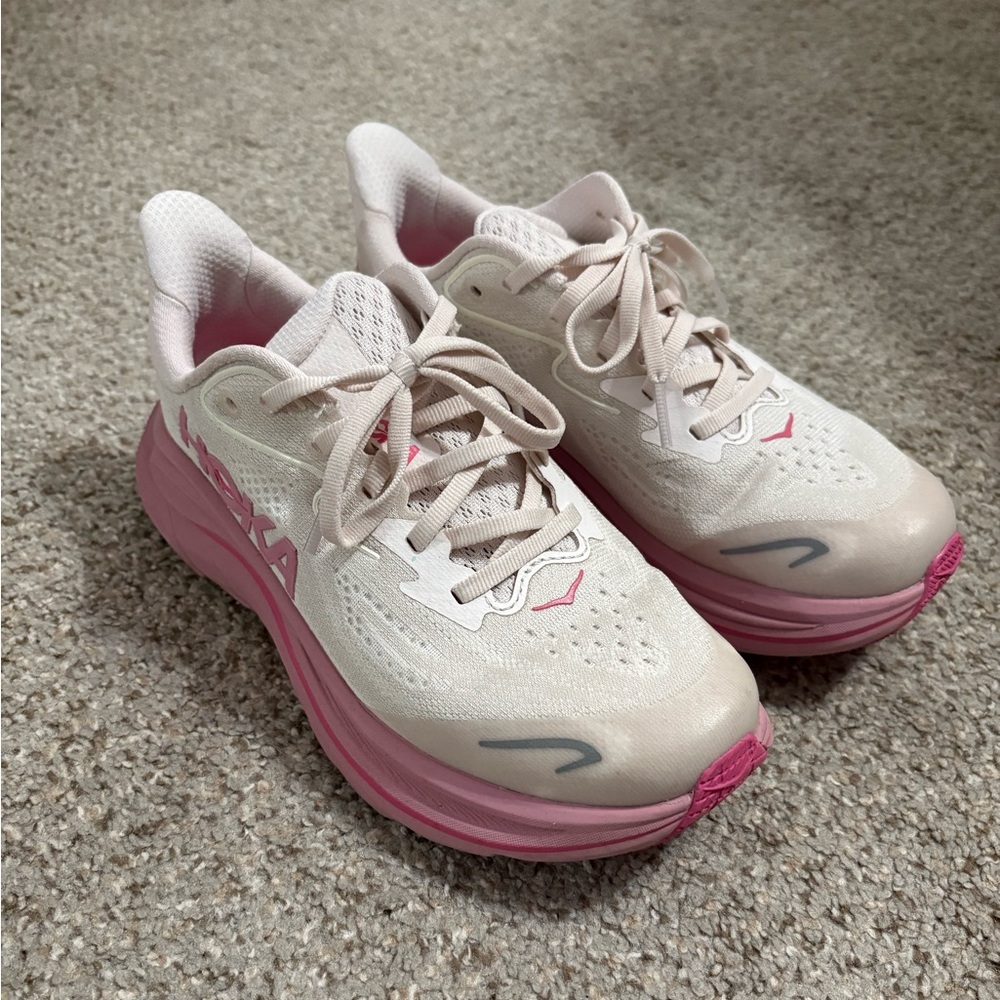 HOKA Clifton 10
